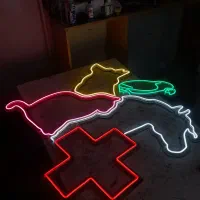 تابلو نئون و چلنیوم