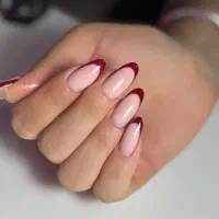 خدمات کاشت ناخن و اموزش تخصصی