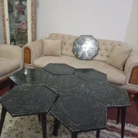 میز عسلی و ساعت