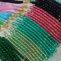 تسبیح و گیره روسری