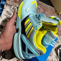 zx فیروزه‌ای|کیف، کفش، کمربند|رباط‌کریم, رباط‌کریم|دیوار