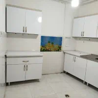 یک سوئیت با  آشپزخانه  ودو باغ