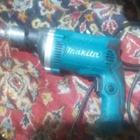 دریل بزرگ ژاپنی.و سنگ انگشتی امریکایی