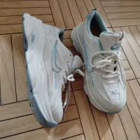 کتونی نو سایز ۳۹ به ۳۸ هم میخوره