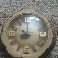 ساعت دیواری کاملا سالم و دقیق