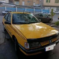 تاکسی کرایه می‌دهند در شهر تبریز