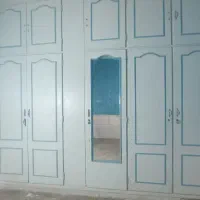 کمد و تعدادی درب چوبی