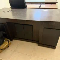 میز مدیریتی تمیز با کشو