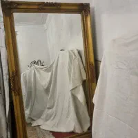 آینه قدی با قاب چوبی