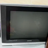 تلویزیون و میز