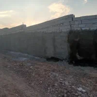 به یک شاگرد نیمه ماهر در سیمان کاری و گج کاری