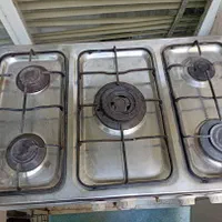 اجاق گاز پنج شعله کُمُدی