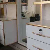 اینه و کمد آرایشی