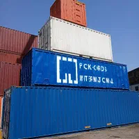 تعدادی کانتینر ۲۰فوت و۴۰ فوت