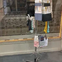 مانکن قفسه آینه استند جوراب|فروشگاه و مغازه|کاشان, گریه|دیوار