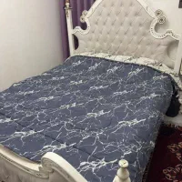 تختخواب و میز آیینه