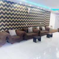 اجاره باغ|اجارهٔ کوتاه‌مدت ویلا و باغ|شیراز, بید زرد|دیوار