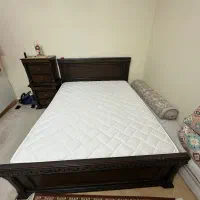 تخت چوبی دو‌نفره