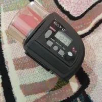 یو عدد غذا ریز اتومات اکواریوم