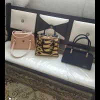 تعدادی کیف و کفش و لباس نو|کیف، کفش، کمربند|الیگودرز, |دیوار