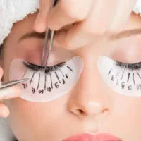 مدل برای کاشت مژه