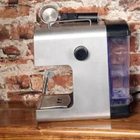 فروش یک دستگاه قهوه واسپرسو ساز مناسب مغازه ومنزل