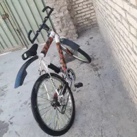 دوچرخه ۲۶ در حد نو بدون پوسیدگی همه وسایلشان نو