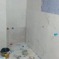 بنا نصب کاشی سرامیک چسبی بین کابینت و غیره|خدمات پیشه و مهارت|سمنان, |دیوار