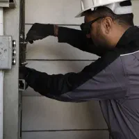 تعمیرات و سرویس نگهداری انواع آسانسور و بالابر