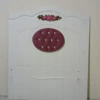 تخت یکنفره سفید با کفی