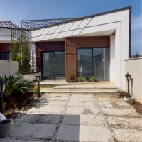 ویلای-مدرن-نوساز-با-سندتکبرگ-و-سه-کنتور-اختصاصی