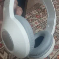 هدفون به همراه شارژر