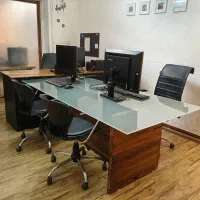 میز کنفرانس و مدیریتی چوب و شیشه