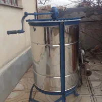 فروش یک دستگاه استراکتور یا شیره گیر عسل