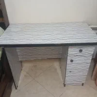 میز تحریر سالم