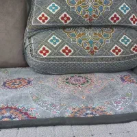 تعدادی رو بالشی و متکا و نشیمن|رختخواب، بالش، پتو|ایذه, |دیوار