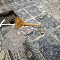 همه فقط ۳۰۰