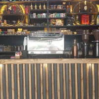 کار در کافه