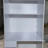 میز تحریر / کامپیوتر و کتابخانه