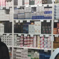 استخدام فروشنده خانم آرایشی