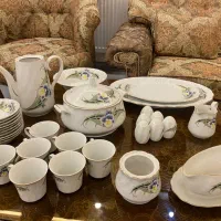 سرویس چینی ۳۱ پارچه قدیمی اصلی