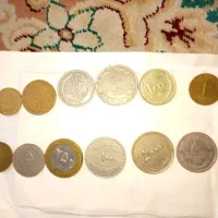 مقداری سکه قدیمی تقریبا ۴ ۵ کیلو