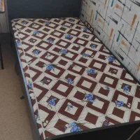 تخت و کمدو تشک طبی۱۸۰ در ۹۰ویک عددمیز تحریر وصندلی