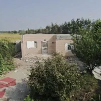 زمین-مسکونی-دارای-آب-برق-و-گاز-دیوار-شده
