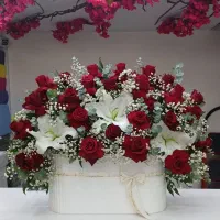 دسته گل .باکس گل .تاج گل.ماشین عروس .دیزاین لباس