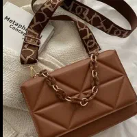 کیف قهوه ای گم شده