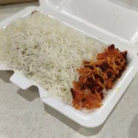 غذای خانگی حلوا و شعله زرد خوشمزه تازه