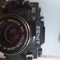 دوربین عکاسی آنالوگ همراه با فلش