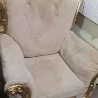 مبل راحتی ۶نفره باپارچه کرم رنگ وتاجهای طلایی.|مبلمان خانگی و میز عسلی|تبریز, |دیوار