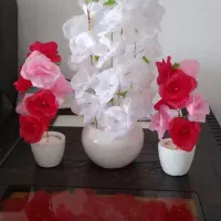 گل مصنوعی با گلدان در رنگ های متنوع